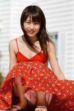 我能把手伸到你的衣服吗什么意思