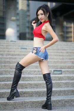 大胸美女又黄又W网站
