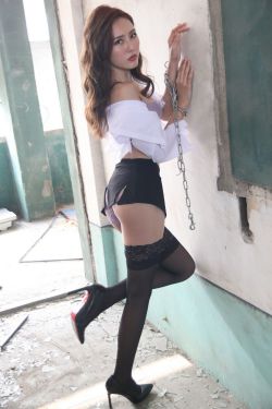 办公室的女人