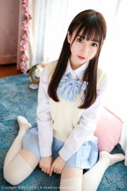 大屁股美女尿厕所偷拍
