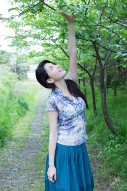 开局救萝莉奖励三十亿